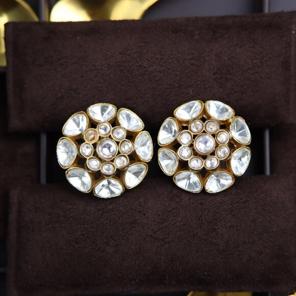Small Kundan Stud Earrings: Gold Tone, Pearl Cluster, Indian  Classic Cluster Kundan Brass Earrings, JP07